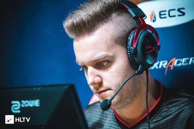 这比回头看更好，直接称其为失败！ Team WE 的中路和打野诗人是休息前后两个不同的队伍，而 LGD Gaming 取得了赛点