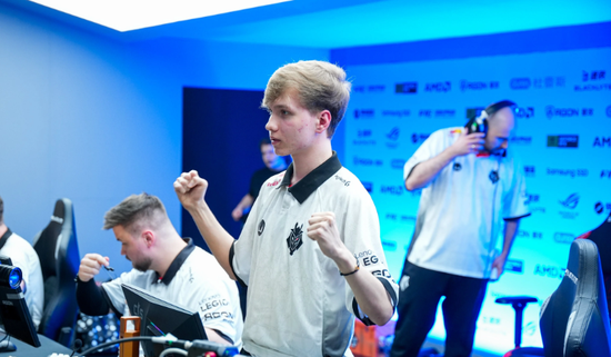 HObbit发文庆祝家乡将要举行大型线下比赛