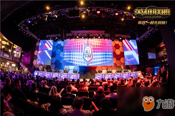 国外解说预测赛果：仅两人看好BLG胜 五人认为TES赢